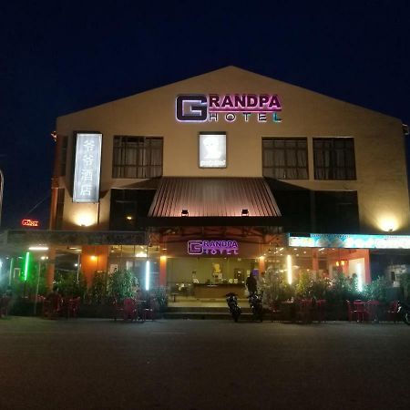 Grandpa Hotel Порт-Диксон Экстерьер фото
