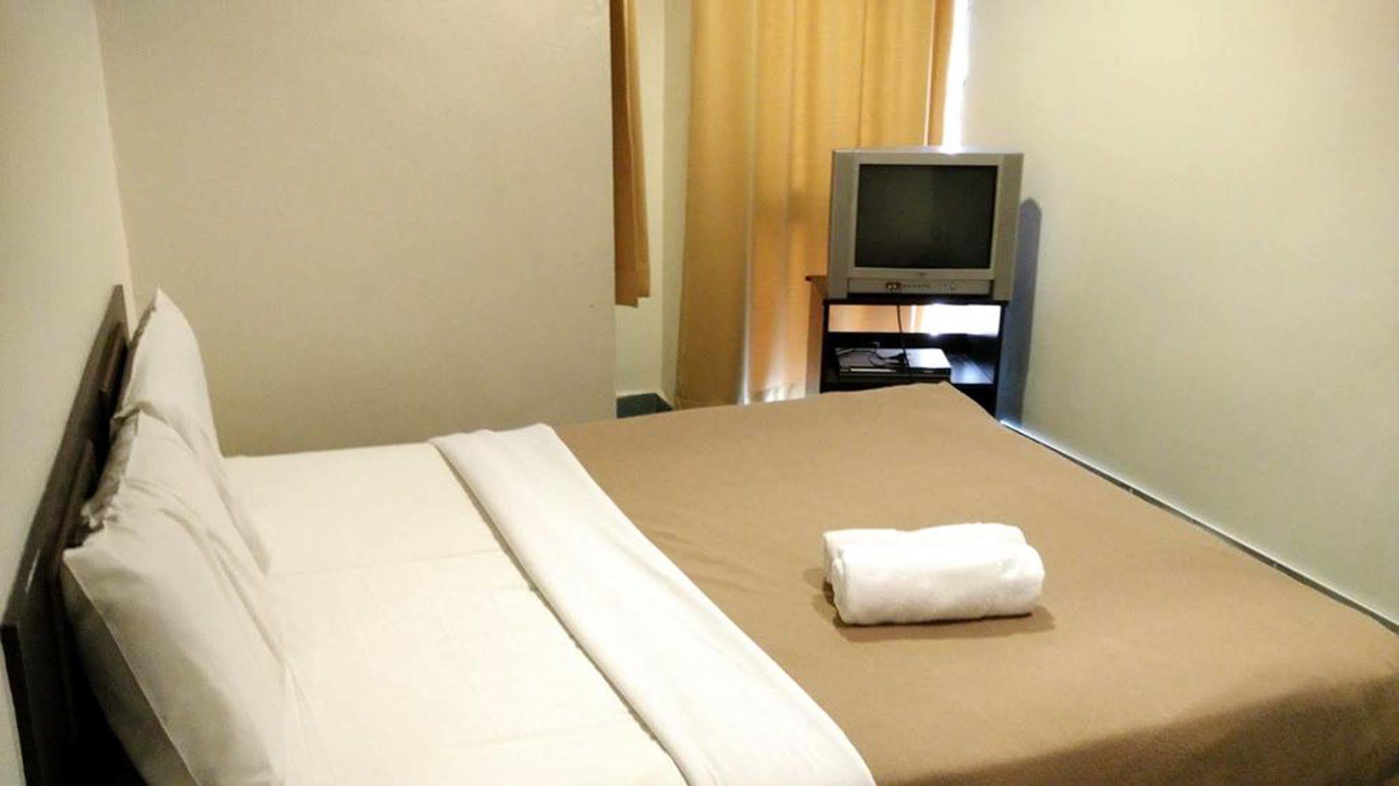 Grandpa Hotel Порт-Диксон Экстерьер фото