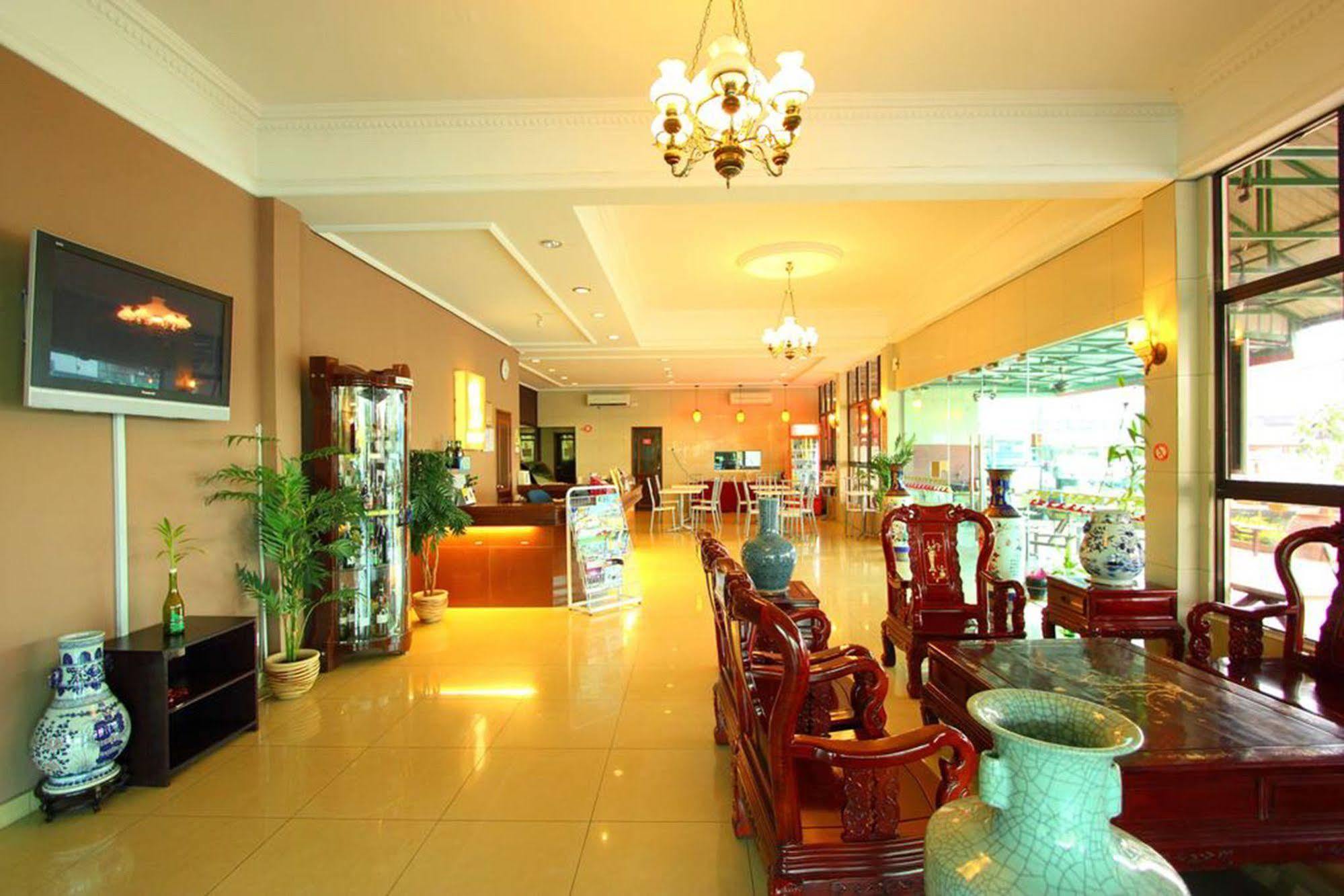 Grandpa Hotel Порт-Диксон Экстерьер фото